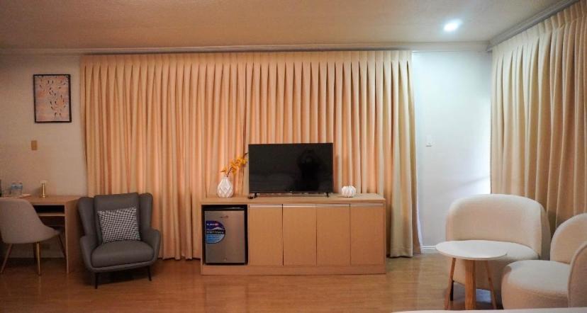Aparthotel Honey At Bee Cafe Cebu