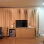 Honey Suite Room At Bee Cafe Cebu
